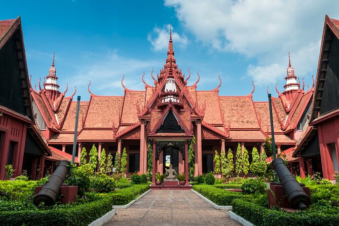 13 Days Private Tour to Cambodia, Angkor Wat and Vietnam - Temples and trauma, plus water time
