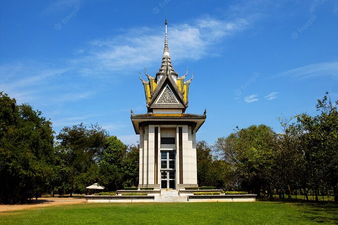 13 Days Private Tour to Cambodia, Angkor Wat and Vietnam - Saigon and the Mekong: tunnels, reunification history, and Cai Be by sampan