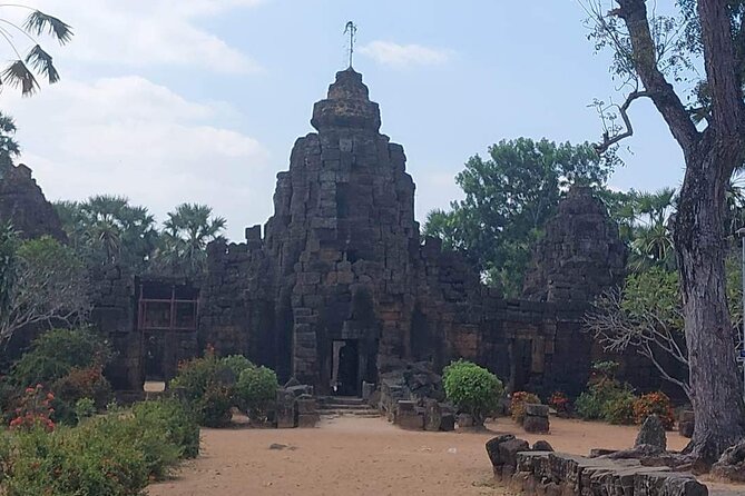 A Day Trip To Phnom Chisor - Tonle Batti From Phnom Penh - Phnom Tamao wildlife rescue option: a humane detour