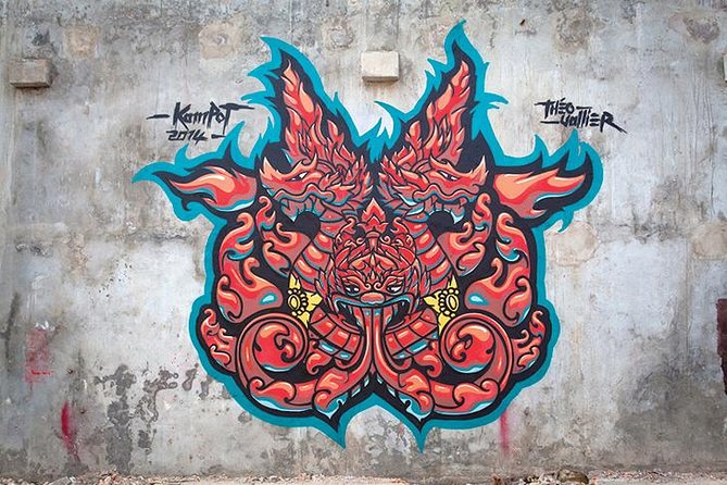 An Afternoon of Contemporary Art in Phnom Penh by Tuk Tuk - Stop 1: Wat Phnom Back Lanes for Missed Street Art