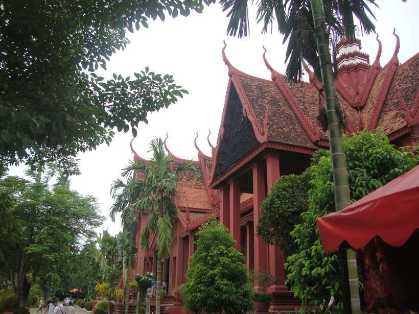 Best of Phnom Penh: Half-Day Private City Tour - What makes the guide factor so important here