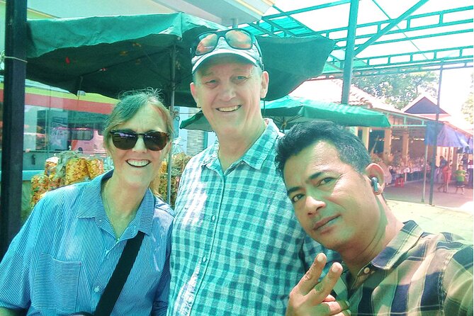 Best Private taxi Phnom Penh to Siem Reap - English Speaking - Spider Market and the Ancient Bridge: What Those Stops Are Really For
