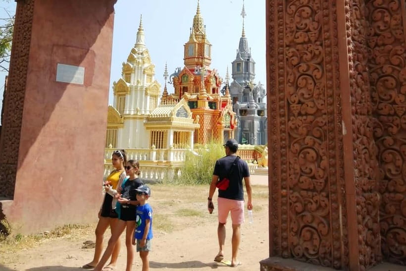 Boat trip to silk island with English speaking guide - From the city to river life in about four hours