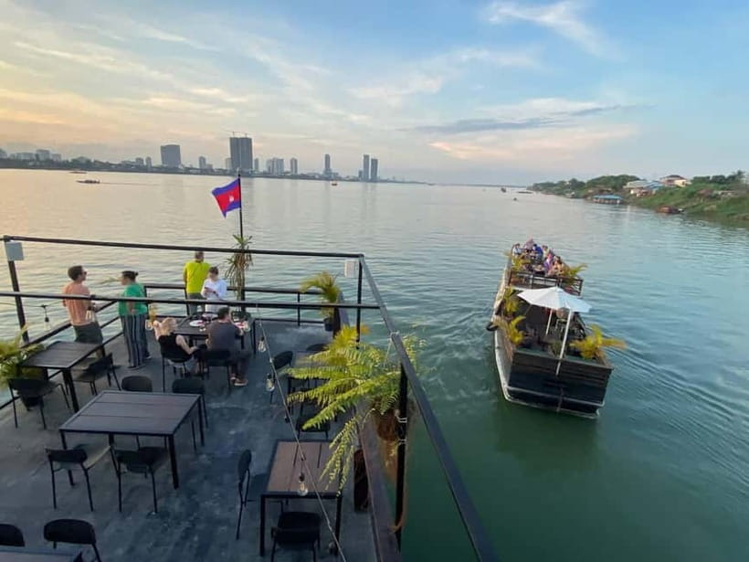 Boat trip to silk island with English speaking guide - Children at school: what to expect when it’s scheduled