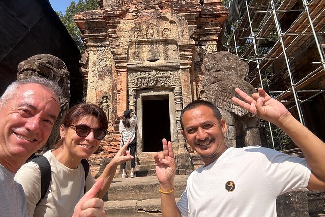 Cambodia Taxi Service - Stop 1: Bantey Kampong Kdei ancient bridge break