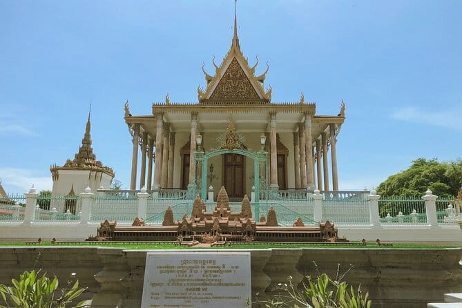 Classic Phnom Penh City Full Day Tour - Royal Palace and Silver Pagoda: where “royal” is more than a label