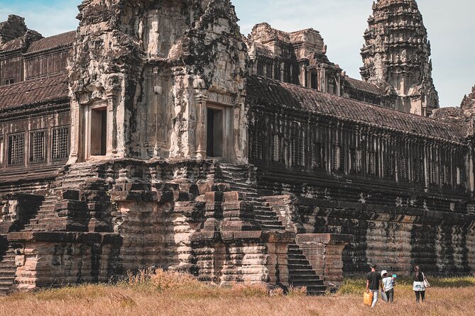 Discover the Tastes Temples and Tales of Authentic Cambodia - Day 6: Bayon and Ta Prohm, plus lunch with a family in the ruins