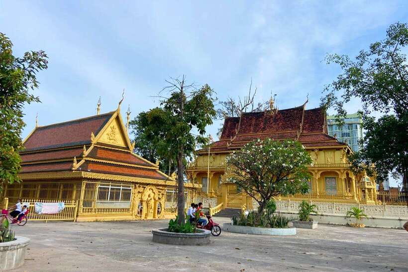 From Phnom Penh: Half-Day Silk Island Tour with Guide - What to pack, drink, and avoid during rain or shine