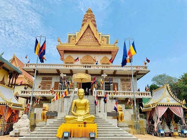 Full-Day Amazing Phnom Penh City Tours - What the private guide does for your day (and why entrance fees matter)