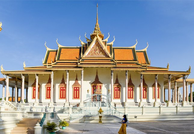 Full-Day Phnom Penh Sightseeing Tour & Killing Field - A smart day plan: palace views, then S-21 and Choeng Ek