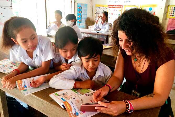 Half Day Silk Island Cruise and Tours with English speaking guide - Buddhism, a local school, and the everyday island rhythm