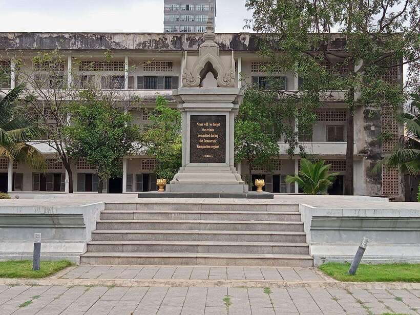 Half Day To Killing Field & S21 Genocidal Museum - The guides matter: how context turns sites into understanding