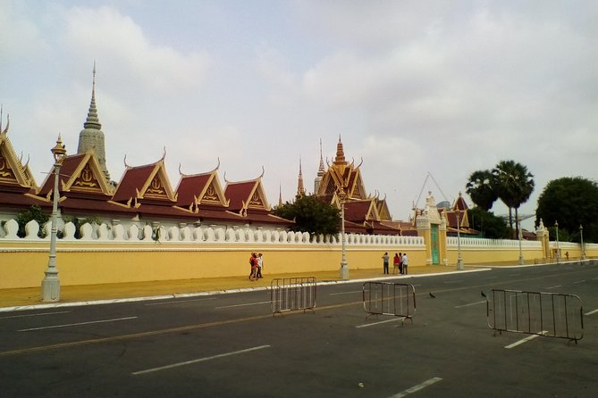 Half Day Tour to Royal Palace, Wat Phnom & Independent Monument - Price and what’s really included for $130 per group