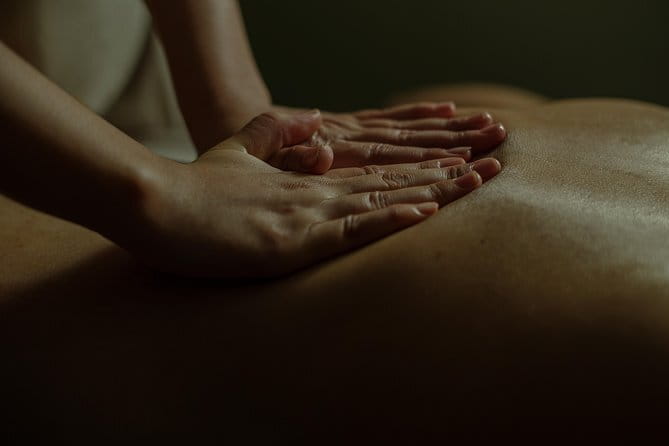 Head, Back and Shoulder Massage in Phnom Penh - The Included Spa Touches: Coffee, Cold Towel, Feet Cleansing