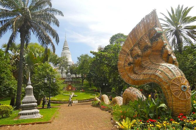 MotoGirl - Day Tour - A 3-Hour Scooter Tour That Keeps Phnom Penh From Feeling Too Big