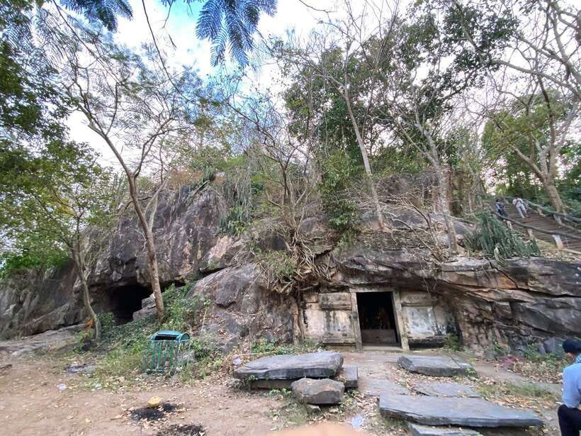 One Day Trip to Phnom Da, Ta Prohm Bati, Neang Khmao & Chiso - Phnom Chisor: The Hill Temple With Long Stair Power