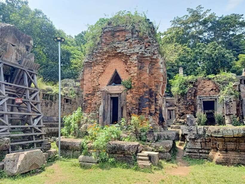 One Day Trip to Phnom Da, Ta Prohm Bati, Neang Khmao & Chiso - Phnom Da Temple: 100 Steps to the Chenla-Teuk Lich Story