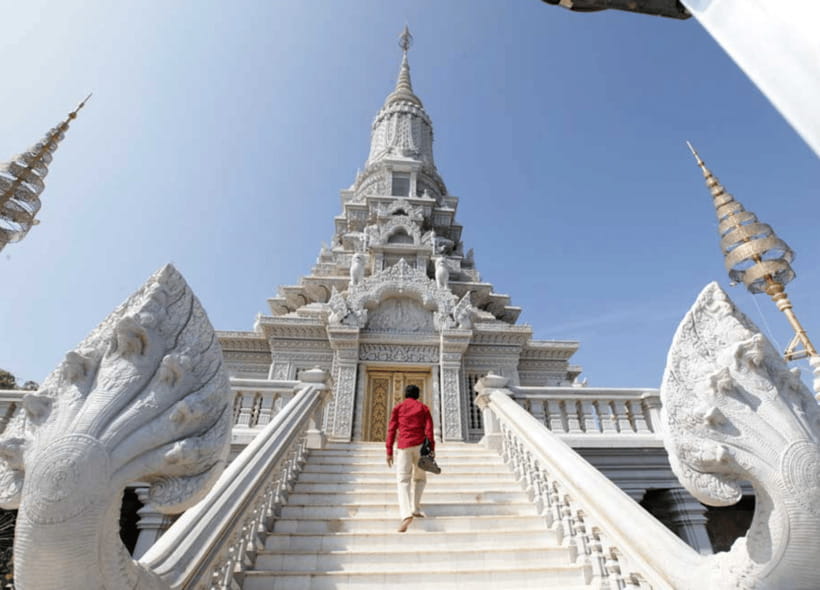 Oudong Mountain Full Day Tour - Phnom Penh - The Oudong Visit: Royal Monuments, War Memorials, and Clear Storytelling