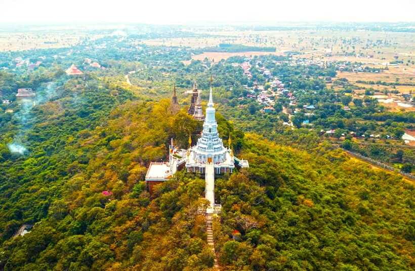 Oudong Mountain & Phnom Baset Private Tours from Phnom Penh - Silver handicraft stops: Bopha Kampong Luong and more chances to see the work
