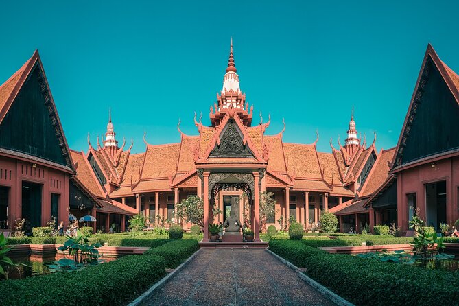 Phnom Pehn City Must See Highlight Guided Tour - Wat Phnom: the temple that anchors the city name
