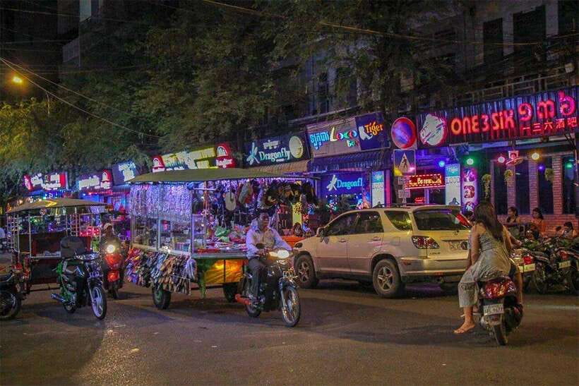 Phnom Penh: 9 Exciting Spots Evening Tuk-Tuk Tour - The 3-Hour Evening Route: What Each Stop Feels Like
