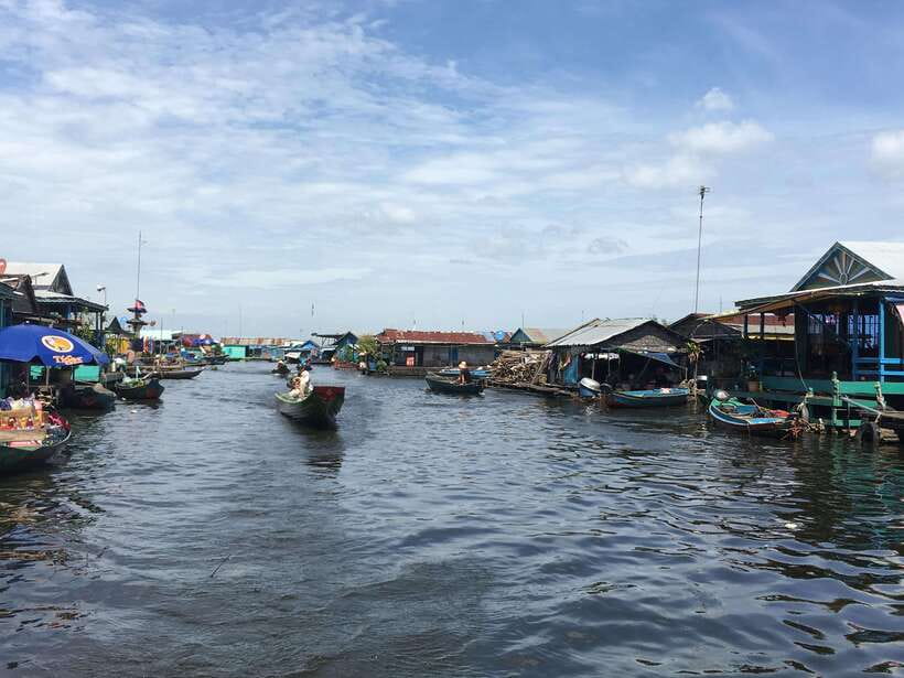 Phnom Penh - Battambang Transfer Plus Stop Sightseeing - Kampong Chhnang stop and Andong Russey Village pottery: craft you can watch