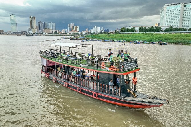 Phnom Penh Bike & Boat Sunset Tour / E-Bike Available - Off the main road: cycling to Mekong Island and Prek Bongkong Pagoda