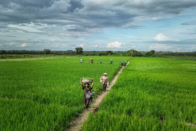 Phnom Penh Bike & Boat Sunset Tour / E-Bike Available - Silk Island Community Center and the Silk House: craft work you can watch