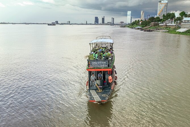 Phnom Penh Bike & Boat Sunset Tour / E-Bike Available - Group size, guide, and the value of staying under control