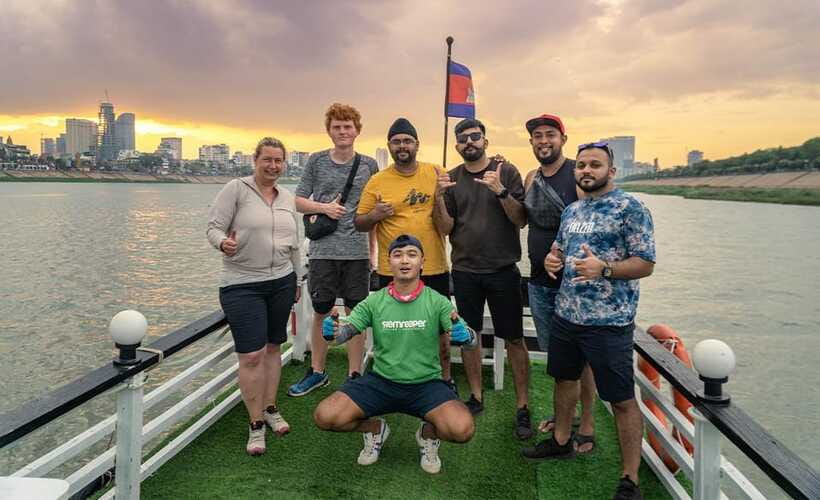 Phnom Penh: Bike & Boat Tour / E-Bike Available - Break and café stop: snacks, beer, and a reset