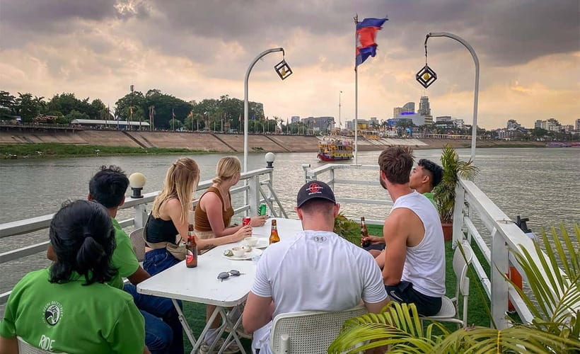 Phnom Penh: City & Silk Island Haft Day or Full Day Tour - Royal Palace and Silver Pagoda: grandeur with context