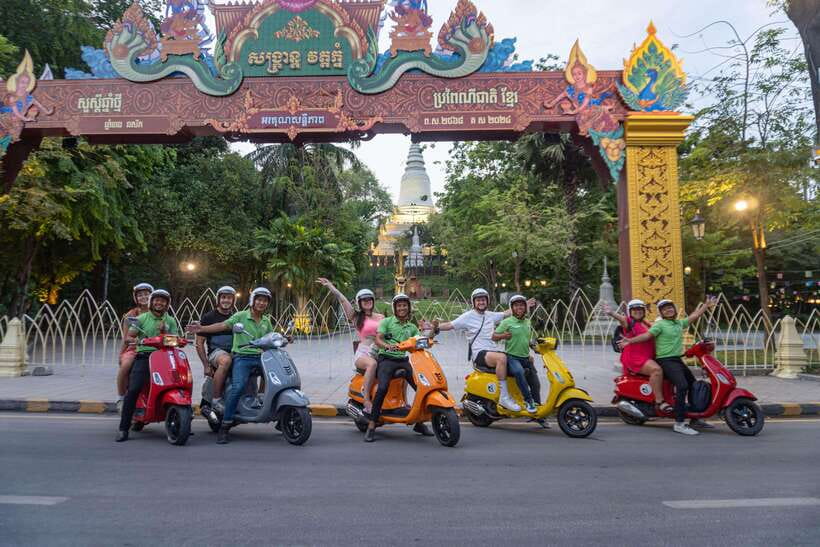 Phnom Penh: City & Silk Island Haft Day or Full Day Tour - Silk Island countryside: tofu skin, farming villages, and a temple stop