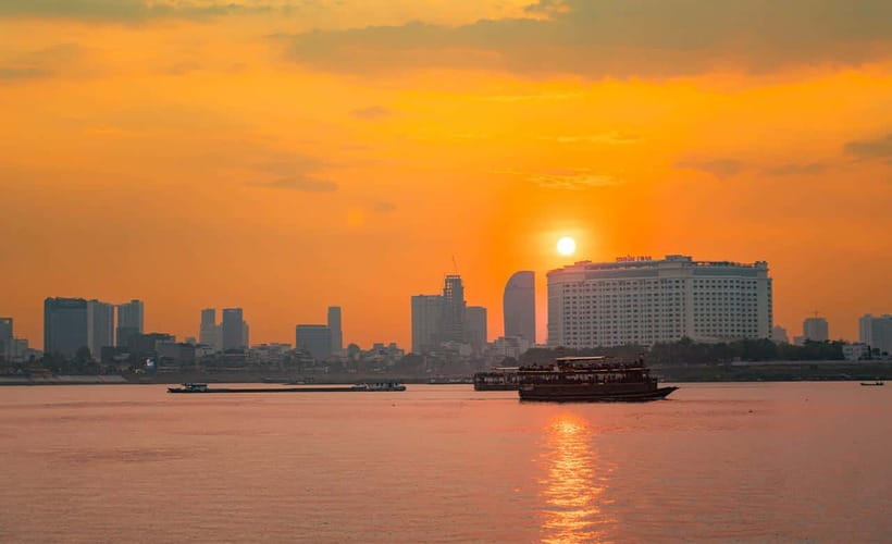 Phnom Penh: City & Silk Island Haft Day or Full Day Tour - National Museum: where Khmer art stops being abstract