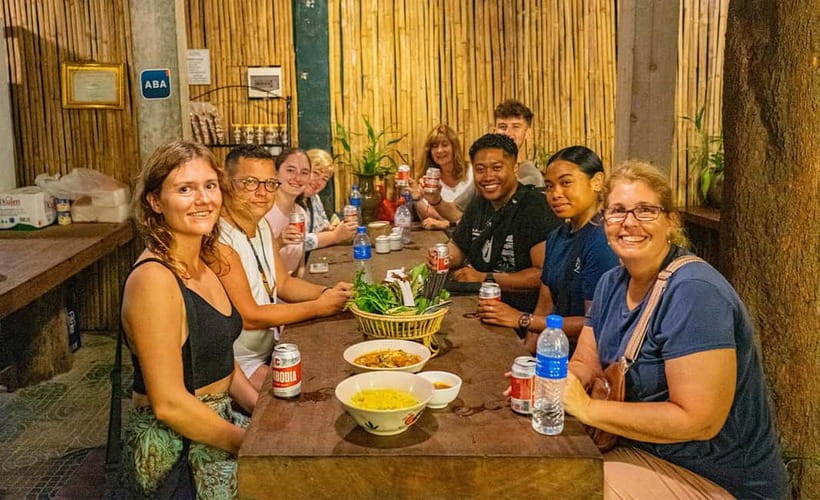Phnom Penh: Evening City Tour by Tuk Tuk with 1 Dinner - Why Phnom Penh after dark is worth your evening