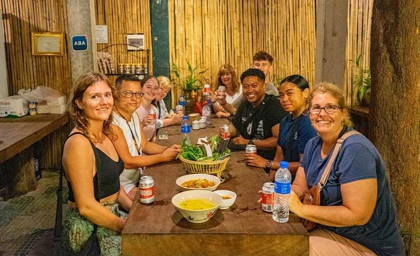 Phnom Penh: Evening City Tour by Tuk Tuk with 1 Dinner - Koh Pich (Diamond Island) and riverside time for a slower mood