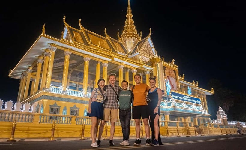 Phnom Penh: Evening City Tour by Tuk Tuk with 1 Dinner - Tuk Tuk transport: the practical way to see more in 5 hours