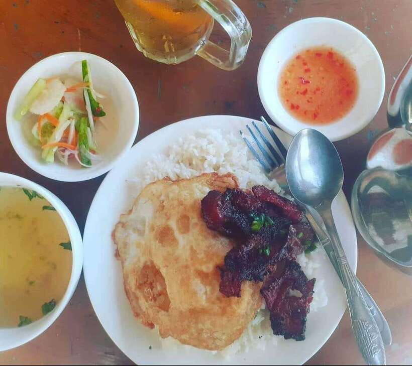 Phnom Penh | Food & Street Art Half Day Tour by Tuk Tuk - Tuk-tuk transport: short rides that keep the route moving