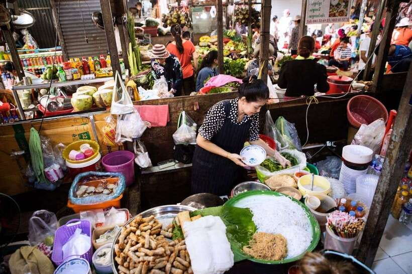 Phnom Penh | Food & Street Art Half Day Tour by Tuk Tuk - Boeng Keng Kang Market: breakfast as a map of the city