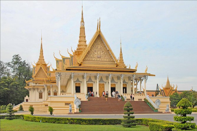 Phnom Penh Full Day Private Tour Included All Admission Tickets - Central Market and art-deco Phnom Penh: the street-level side of history