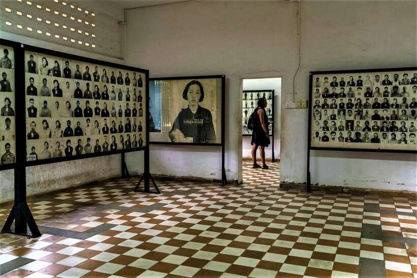 Phnom Penh Full Day Private Tour with All Admission Tickets - Choeung Ek Killing Fields: reflection with time built in