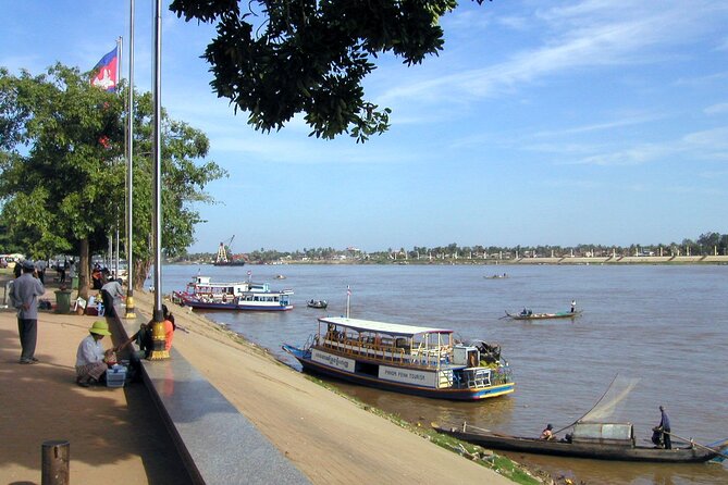 Phnom Penh Full Day Private Tours - Central Market: Real Phnom Penh, Not Just a Photo Stop