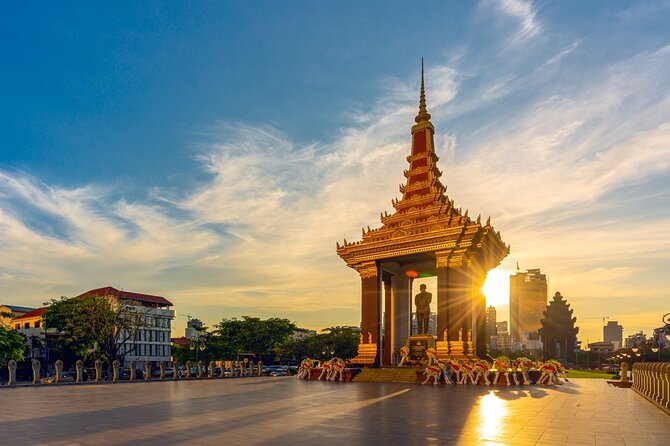 Phnom Penh Full Day Private Tours - French and Khmer Layers: Independence Monument and Wat Ounalom