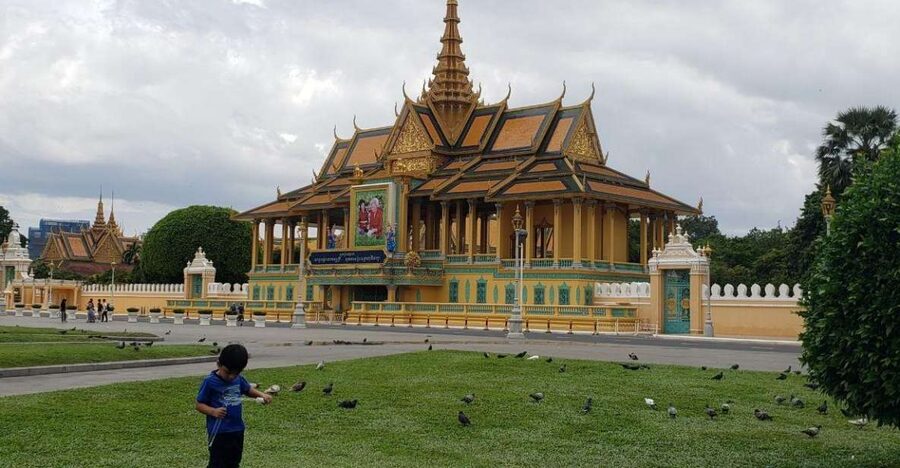 Phnom Penh Highlights Tour with Killing Fields & S-21 Prison - Monuments: Victory, the King-Father, and Independence