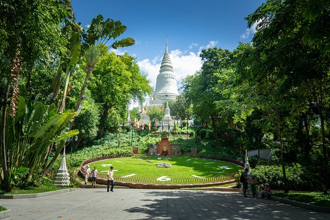 Phnom Penh Historical Tour - Wat Phnom: a 14th-century temple that’s also a city landmark