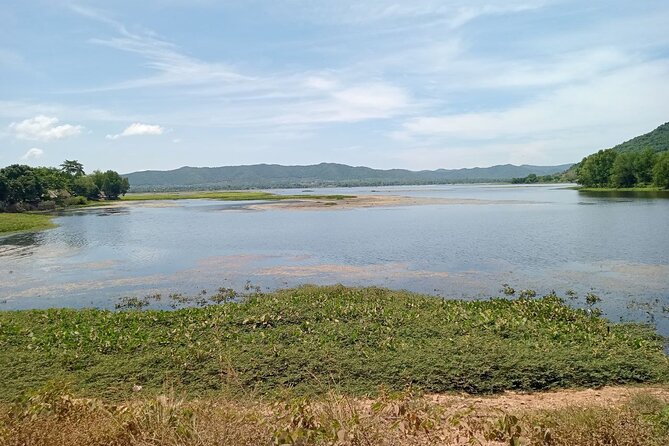 Phnom Penh Kampot Kep Tour "Pepper Farm, Salt Field, Crab Market" - Brateak Krola Lake (Secret Lake): a dam with a heavy past