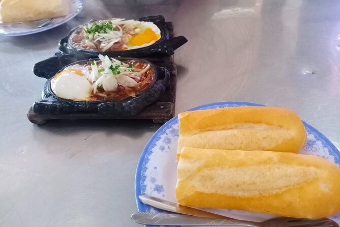 Phnom Penh Local Market & Morning Food Tour Include Drinks - Wat Phnom and the market nod to BANH SUNG fresh noodles