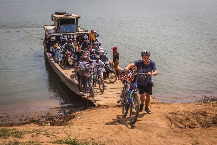 Phnom Penh: Mekong Islands & Silk Islands Guided Bike Tour - Mekong River Time: Pagoda Moments and Khmer Everyday Life