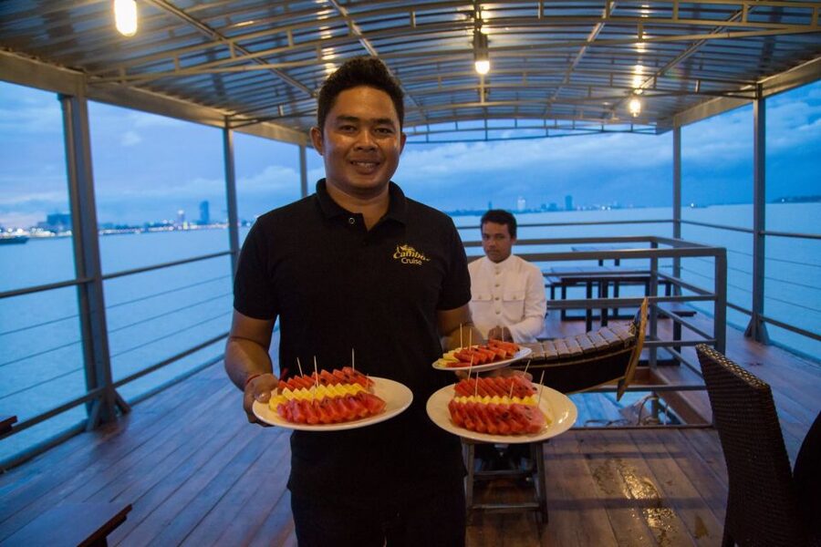 Phnom Penh: Mekong Sunset Dinner Cruise with Live Music - Who Should Book This Cruise (And Who Might Skip It)