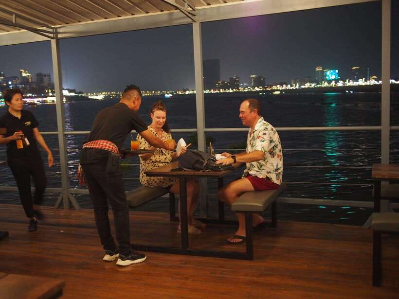Phnom Penh: Mekong Sunset Dinner Cruise with Live Music - Comfort on Board: Seating, Atmosphere, and the Toilet Reality Check