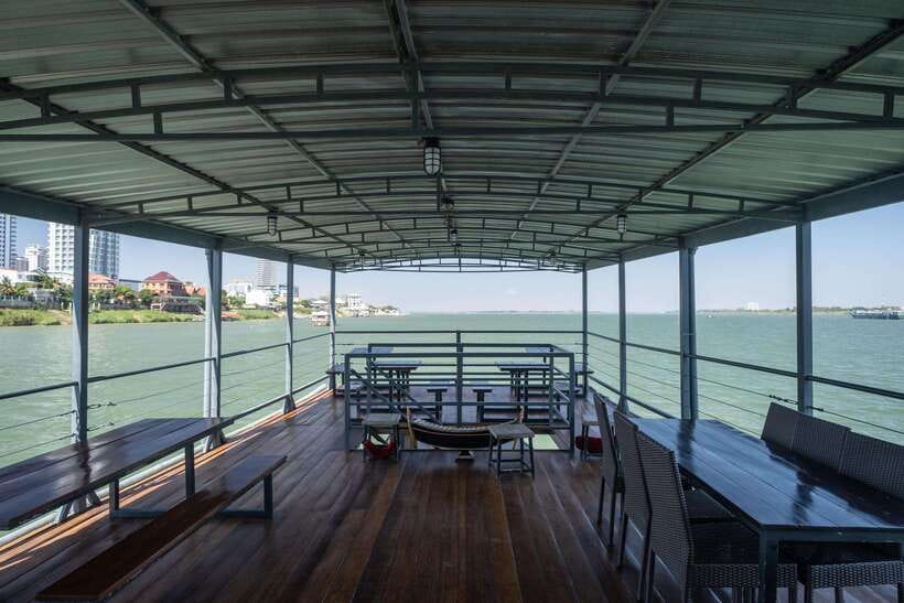 Phnom Penh: Mekong Sunset Dinner Cruise with Live Music - Timing and Duration: Why Two Hours Works So Well